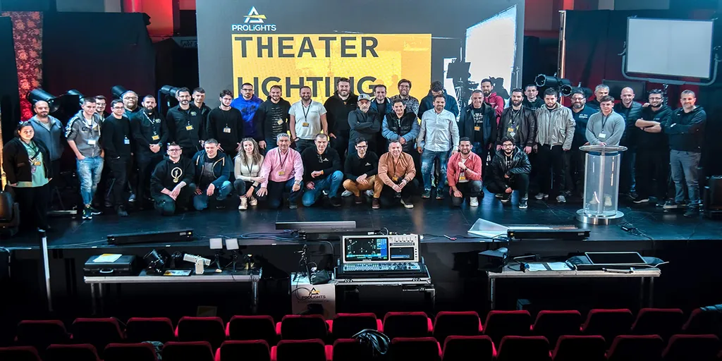 Lighting Roadshow στο θέατρο Βέμπο
